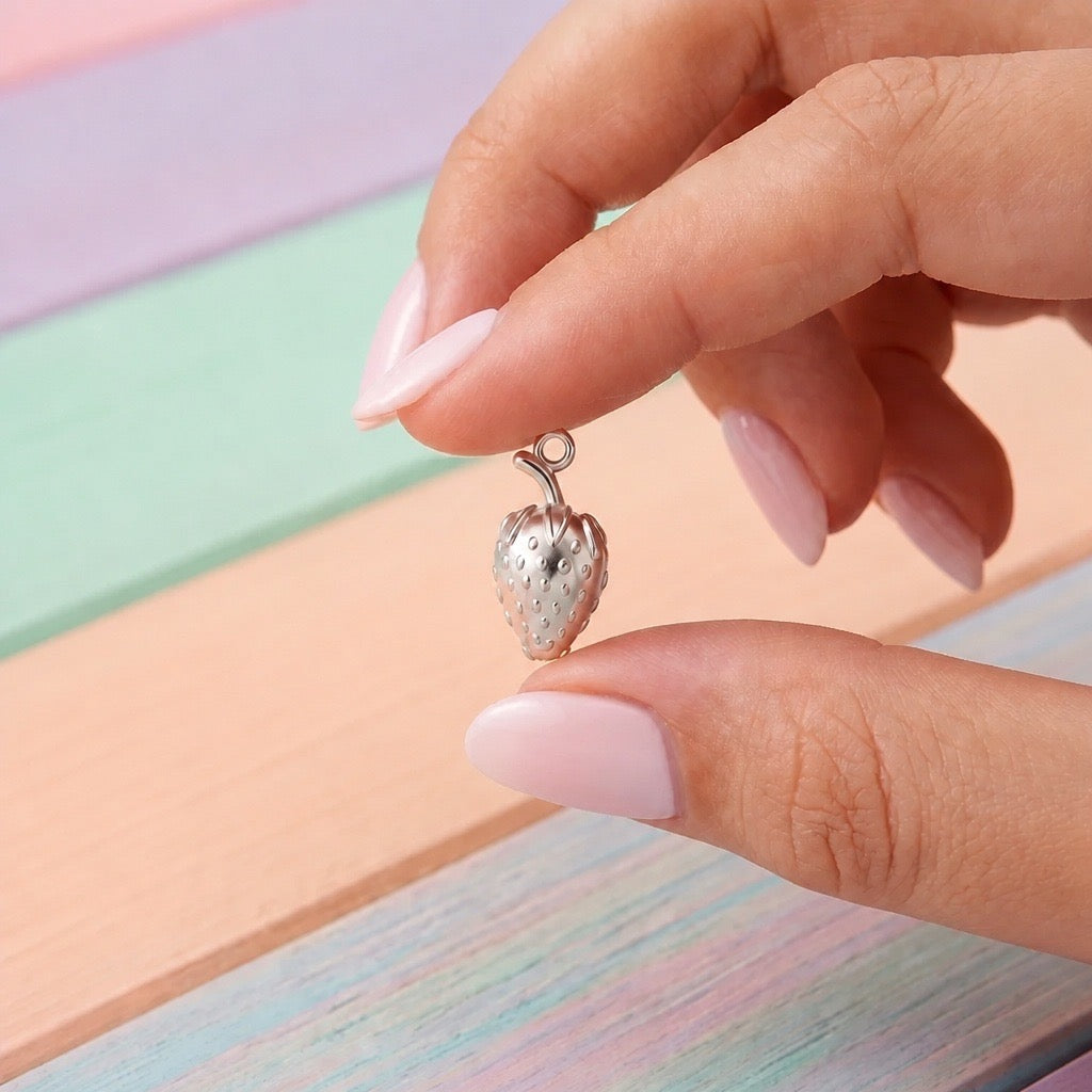 Charm Fresa Plateado