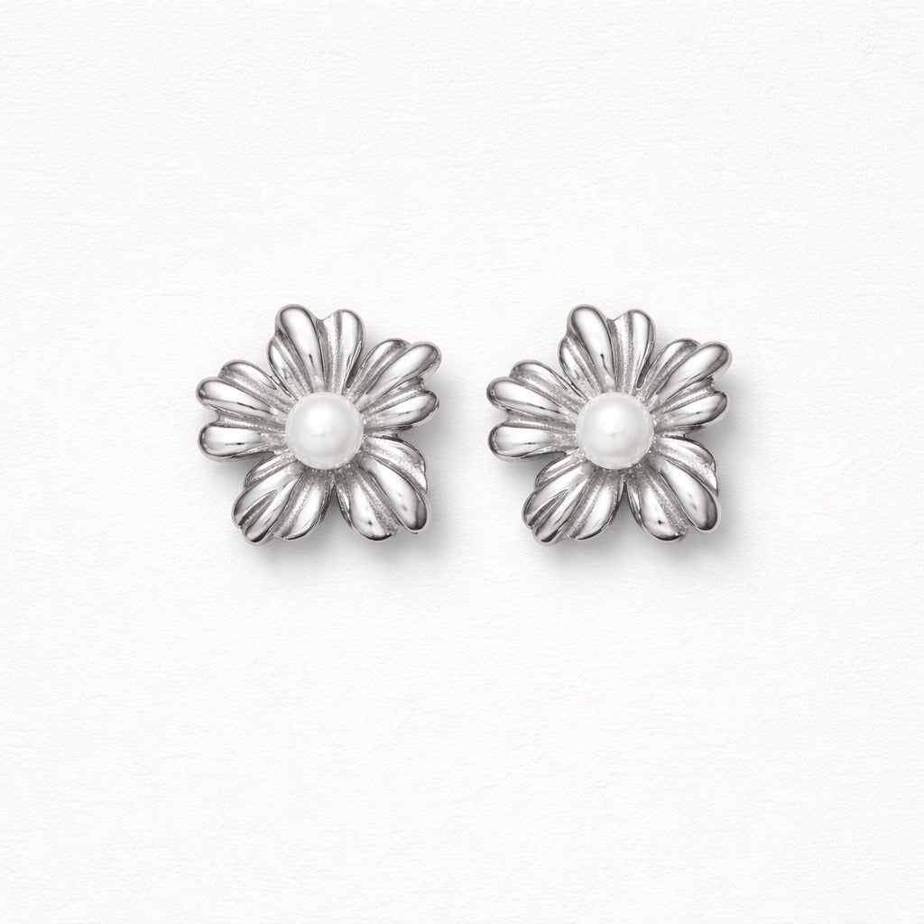 Pendiente Flor Perla Plateado