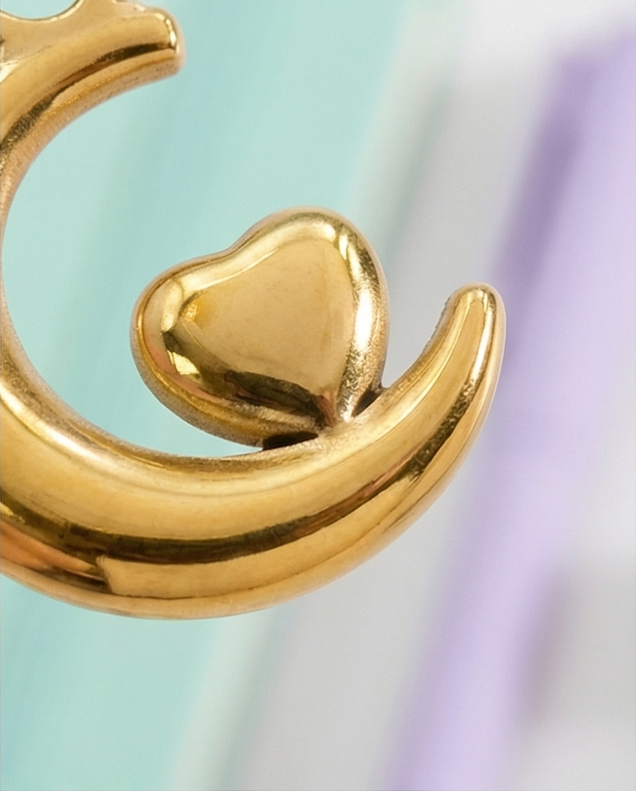 Charm Luna y Corazón Dorado