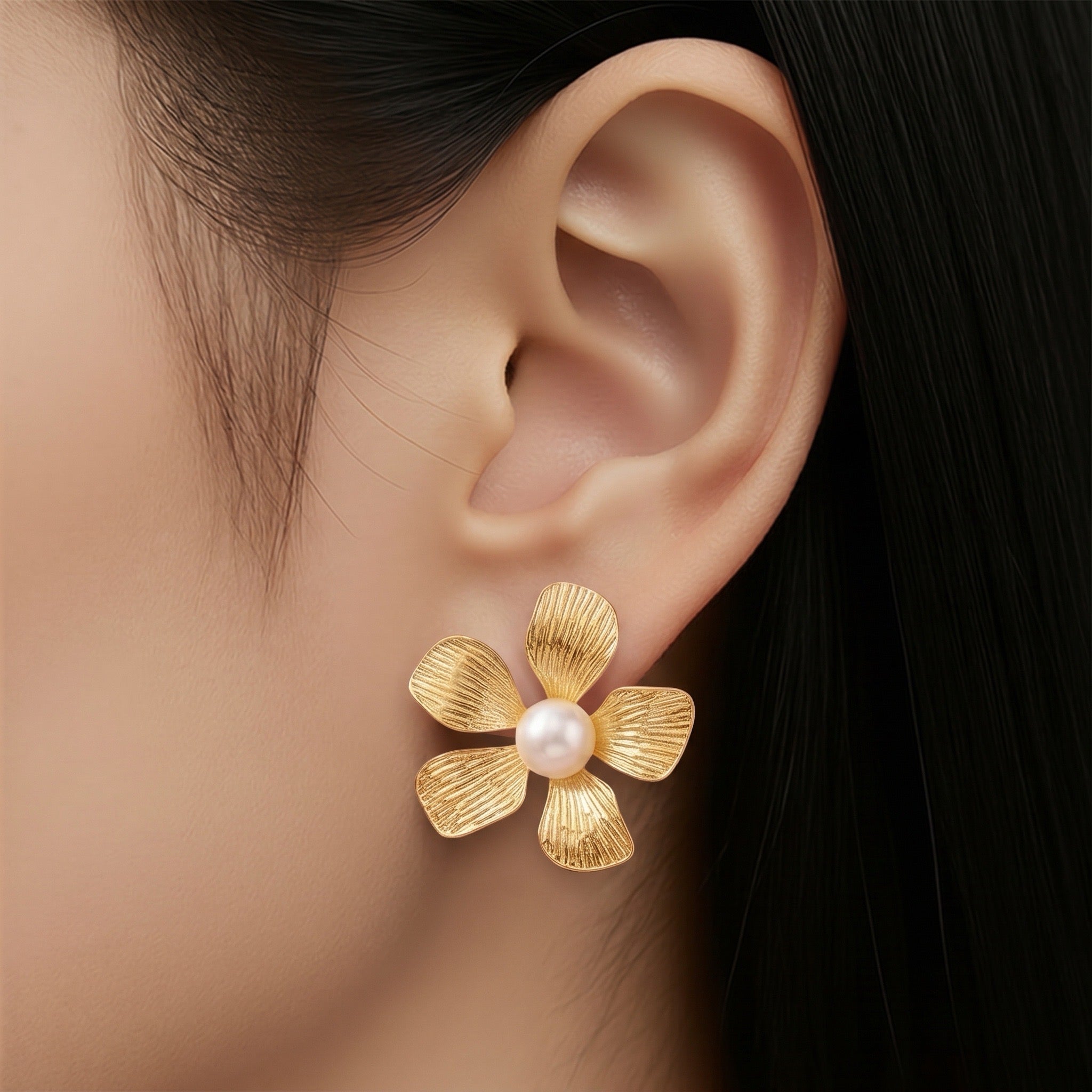 Pendiente Flor Perla Dorado